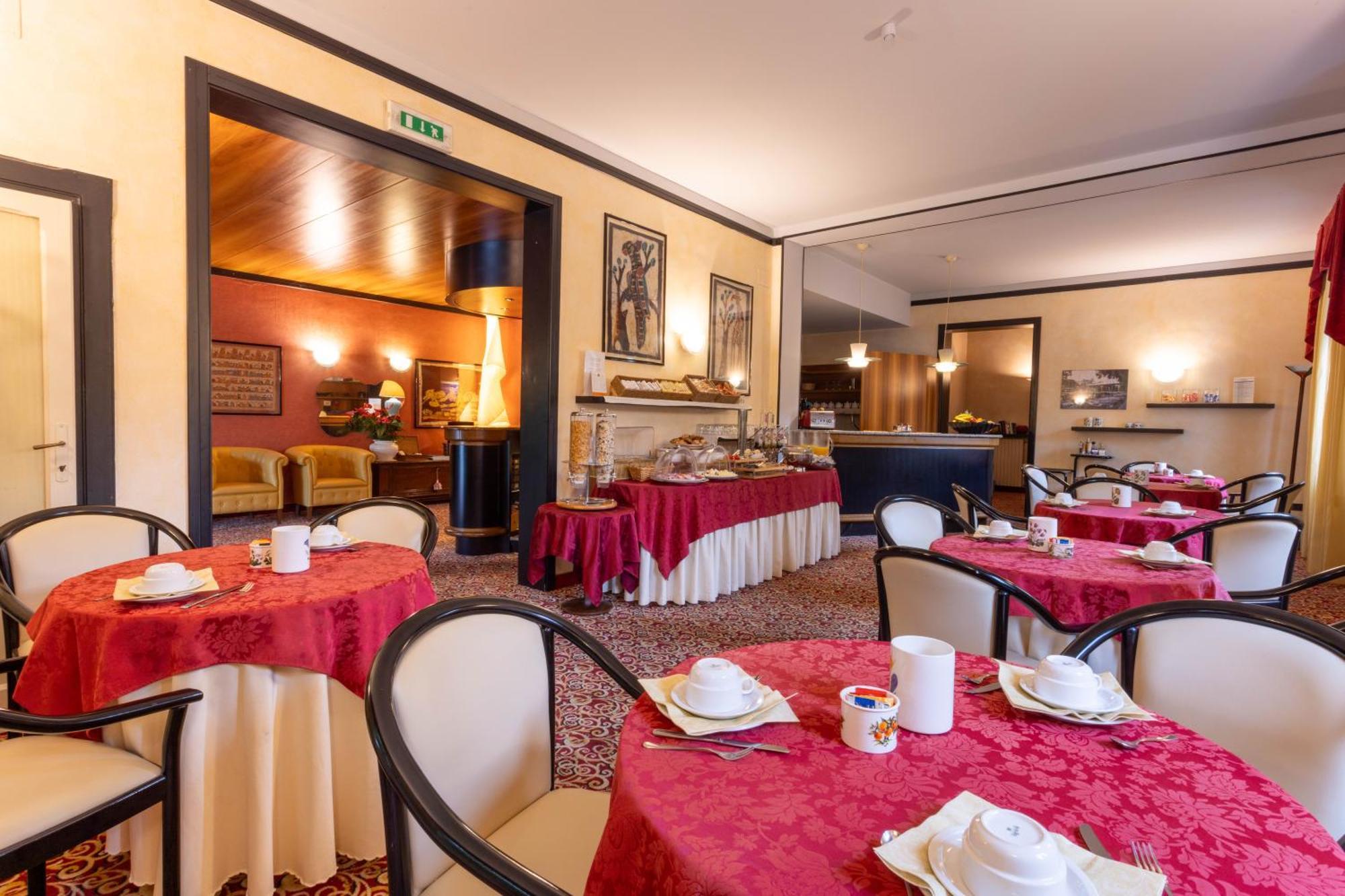Hotel Giardinetto Desenzano del Garda Exteriör bild